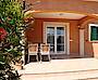 Ferienhaus Ferienhaus Mallorca - Casa Yacaranda, Sa Rapita-Es Trenc, Spanien, Mallorca, Sa Rapita, Sa Rapita: privater Garten mit Terrassen, Liegen, Gartengrill